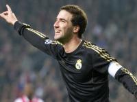 FB体育下载-76人速胜掘金背后，拉梅洛·鲍尔如何以无解进攻主宰赛场