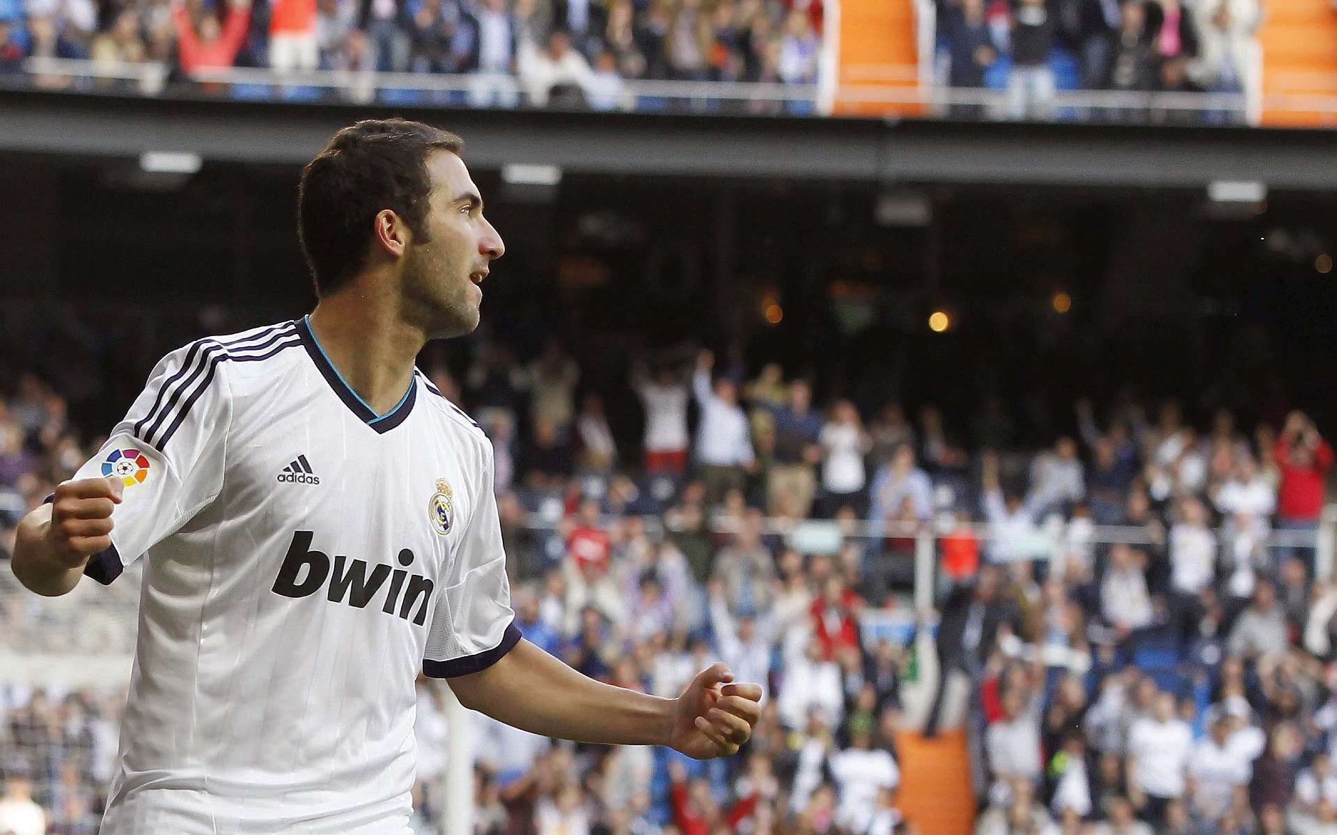 武切维奇关键回合展杀手本色，骑士攻防一体正面击溃尼克斯